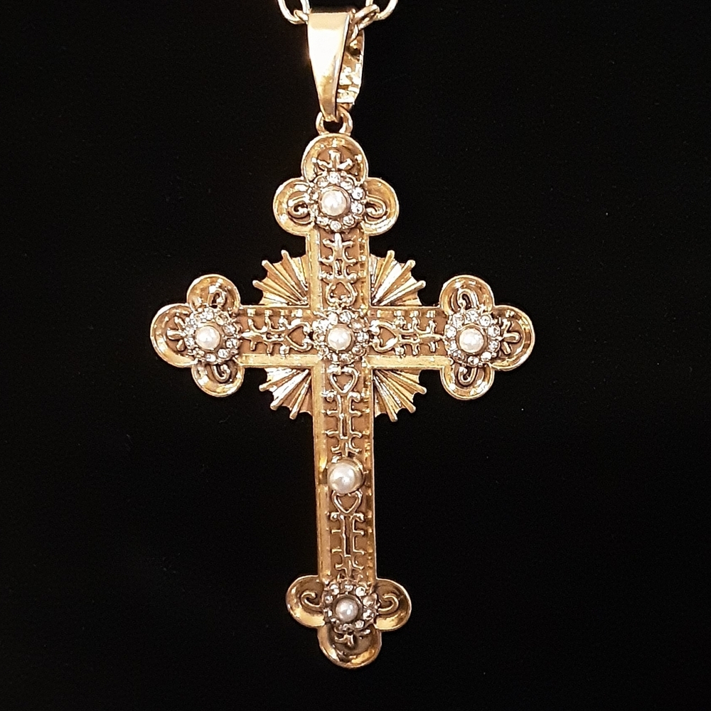 Handmade Goldtone Cross Pearl Beads and Rhinestones Gold 25" Long Chain